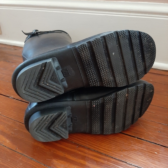 Tall rain boots - Picture 3 of 4